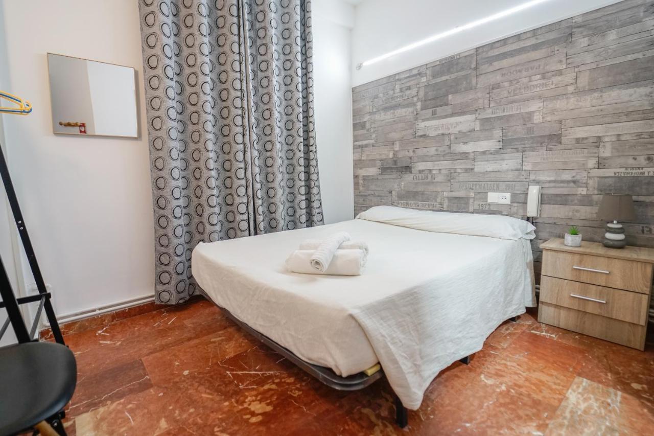 Hostal Nevot Гранада Екстер'єр фото