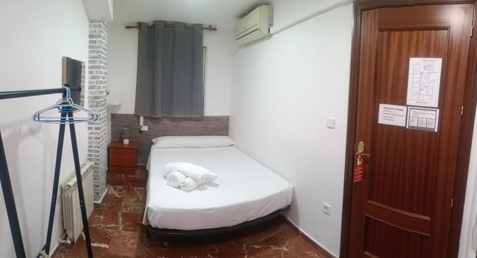 Hostal Nevot Гранада Екстер'єр фото