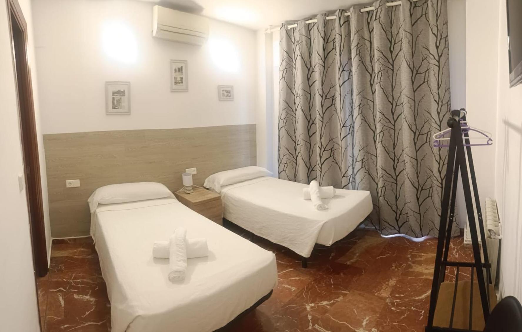 Hostal Nevot Гранада Екстер'єр фото